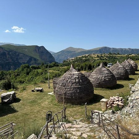 Hôtel Camping Lekdushi - Shehu à Tepelene Extérieur photo