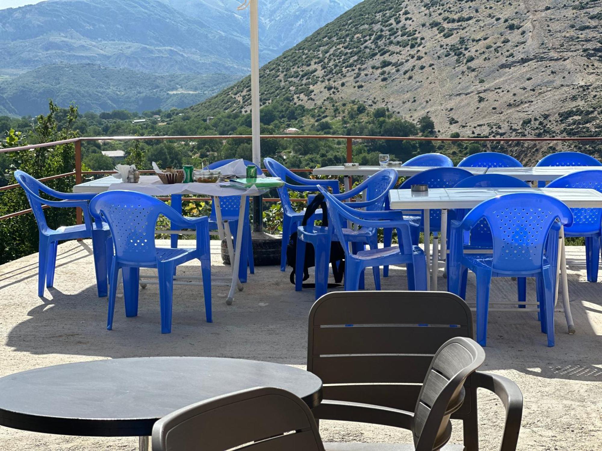 Hôtel Camping Lekdushi - Shehu à Tepelene Extérieur photo