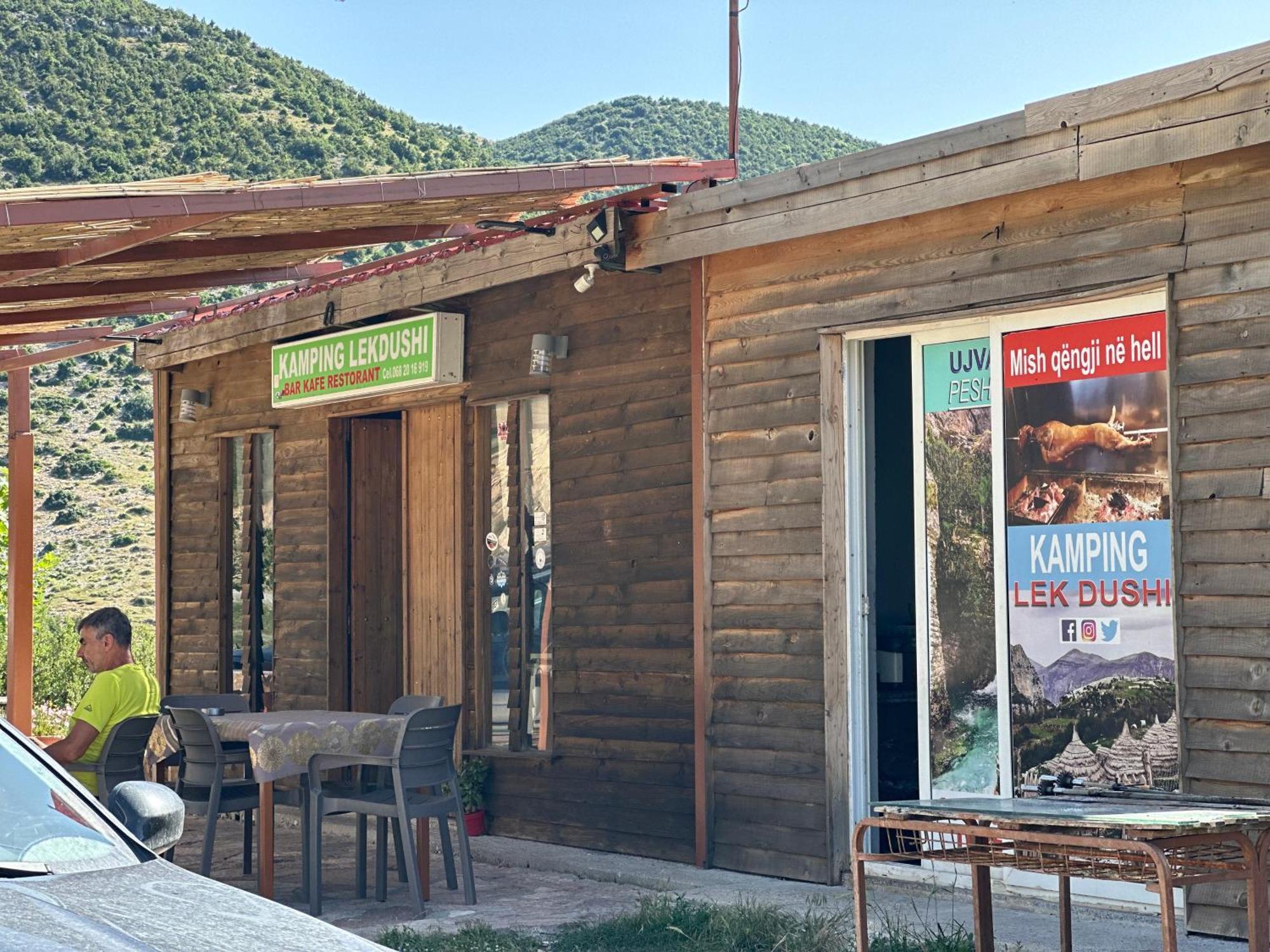 Hôtel Camping Lekdushi - Shehu à Tepelene Extérieur photo